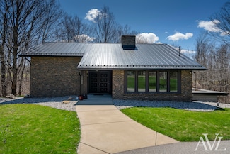3086 Leonard St, Marne, MI 49435