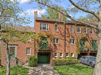 542 Bigham Rd, Pittsburgh, PA 15211