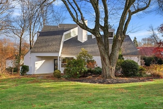 38 Chester Rd, Easton, CT 06612