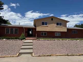 135 La Rochelle Dr, Pueblo, CO 81005