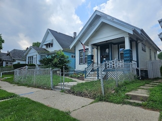 3741 N 25th St, Milwaukee, WI 53206
