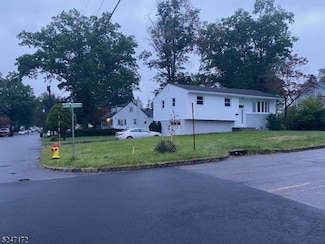 919 Lake Shore Dr, Parsippany, NJ 07054