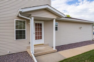 1330 Silver Dr, Baraboo, WI 53913
