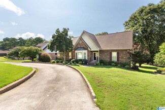 7825 Wind Song Dr, Trussville, AL 35173