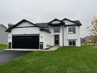 1806 Oak Pond Dr, Sartell, MN 56377