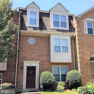 5604 Gresham Ln, Centreville, VA 20120
