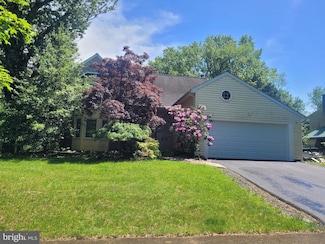 905 Pebble Ln, Southampton, PA 18966