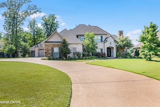 15 Lake Point Dr, Jackson, TN 38305