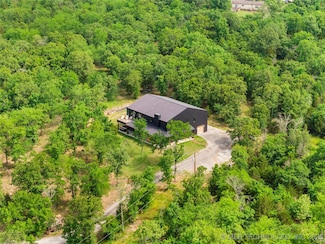 8562 Adams Creek Rd, Beggs, OK 74421