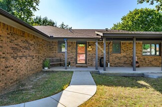 1423 N Lark Ln, Wichita, KS 67212