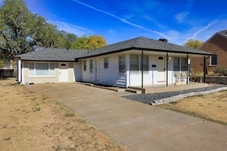207 E 18th St, Hays, KS 67601