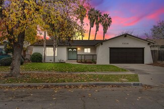 1558 W Ashcroft Ave, Fresno, CA 93705
