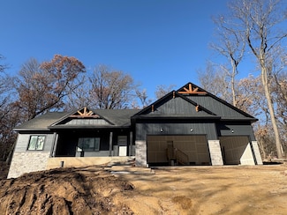 1432 E Oaks Trail, Houlton, WI 54082