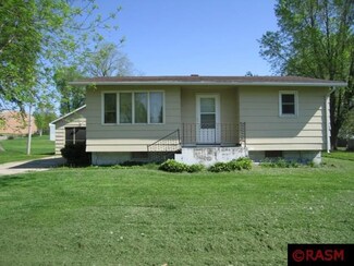303 E Mondale St, Elmore, MN 56027