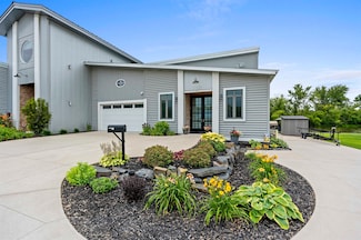333 E Main St, Omro, WI 54963