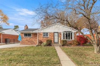 35615 Shook Ln, Clinton Township, MI 48035