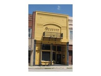 105 N Main St, Gallatin, MO 64640