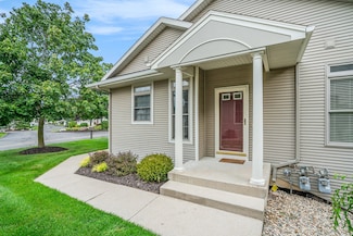 1092 Kensington St NW Unit 42, Grand Rapids, MI 49534