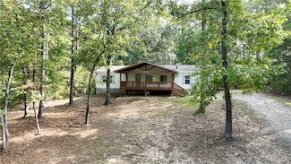 795 Peckerwood Rd, Jacksons Gap, AL 36861