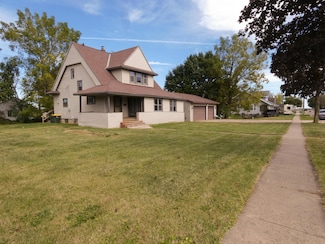 670 8th St, Fennimore, WI 53809