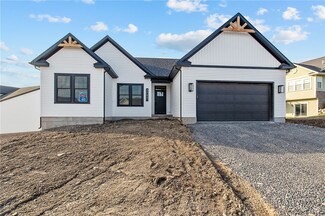 4356 Outlook Dr, Syracuse, NY 13215