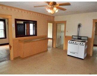 284 Beech St, Fitchburg, MA 01420