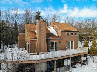 7 Vista Ln, Lake Harmony, PA 18624