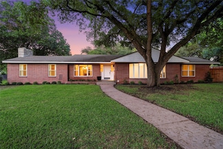2625 Old Oaks Dr, Waco, TX 76710