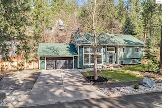2909 E Fernan Ct, Coeur D Alene, ID 83814