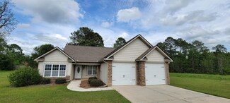 17 Cole Dr, Hawkinsville, GA 31036