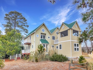 4473 Deep Hole Rd, Chincoteague Island, VA 23336