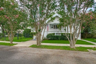 2410 Adams St, New Orleans, LA 70125