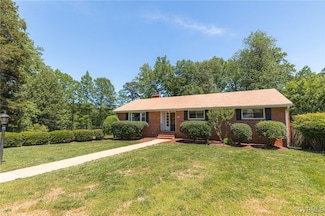 110 Lakeside Dr, Colonial Heights, VA 23834