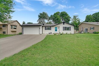 620 Saxony Cir, Chaska, MN 55318