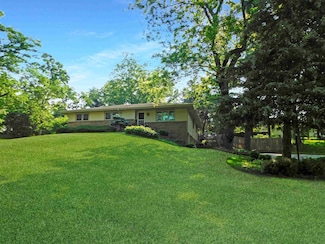 10282 Ray Dr, Roscoe, IL 61073