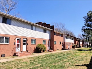 1625 W Pembroke Ave Unit 22, Hampton, VA 23661