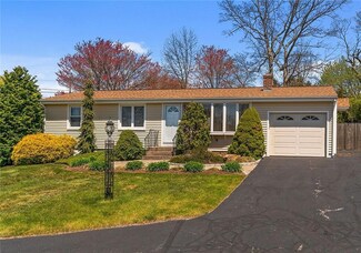 24 Amanda St, Cranston, RI 02920