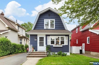 286 Willow Ave, Lyndhurst, NJ 07071