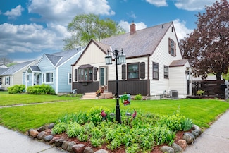 1501 E Norwich Ave, Saint Francis, WI 53235