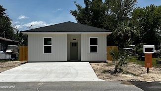 825 E 12th St, Panama City, FL 32401