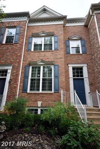 6033 Riddle Walk, Alexandria, VA 22312