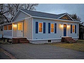 15 Noyes St, Warwick, RI 02886