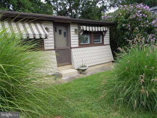 23 Pilgrim Way, Trenton, NJ 08620