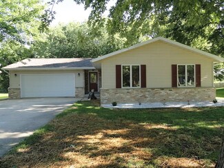 203 Emerald Dr, Reeseville, WI 53579