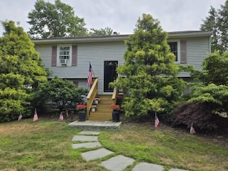 28 Rocks Rd, Seabrook, NH 03874