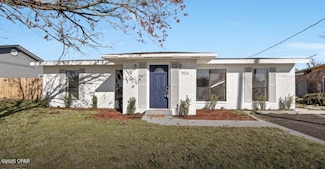906 Huntington Dr, Panama City, FL 32401