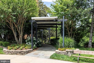 2030 N Adams St Unit 1004, Arlington, VA 22201