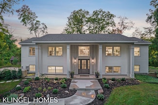 2609 W Fruitport Rd, Spring Lake, MI 49456