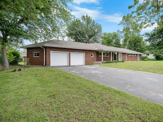 1622 S Oakland Ave, Bolivar, MO 65613