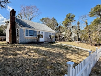 39 Meadow Brook Rd, Chatham, MA 02650
